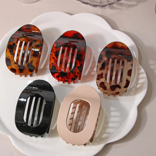 Presilha Francesa Oval Grande – Estampa Leopardo, Flat & Antideslizante para Coques, Half-Up e Rabo de Cavalo